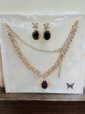 SawariyaaSeth Brass Gold-plated Gold, Black Jewellery Set(Pack of 1)