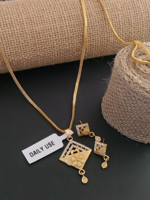 Yuktira Collection Brass Gold-plated Gold Jewellery Set(Pack of 1)