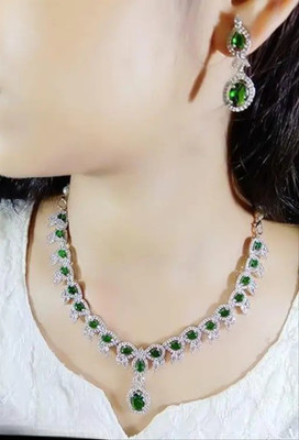 Influtive Brass Gold-plated Gold Jewellery Set(Pack of 1)