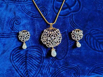 Ashish Jewels Alloy Gold-plated, Silver Gold, White Jewellery Set(Pack of 1)