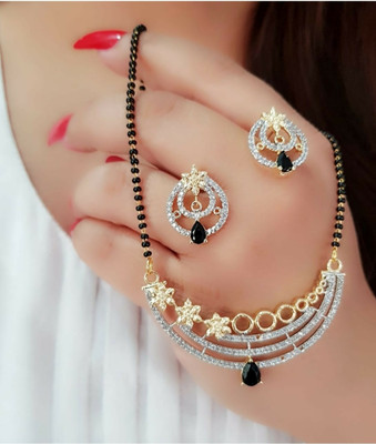 M Creation Alloy Gold-plated Black, White Jewellery Set(Pack of 1)