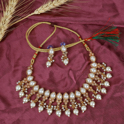 Amrruttam Alloy Gold-plated White Jewellery Set(Pack of 1)