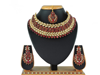KAHAR CREATION Alloy Gold-plated Maroon Jewellery Set(Pack of 1)