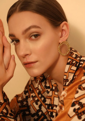 Amzilo NOT THE THIRD WHEEL GOLDEN EARRINGS Alloy Clip-on Earring