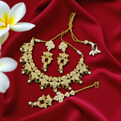 Sirini Brass Gold-plated White Jewellery Set(Pack of 1)