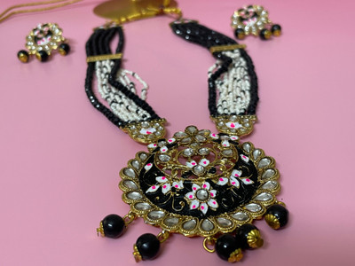Arika Stainless Steel Gold-plated Black Jewellery Set(Pack of 1)