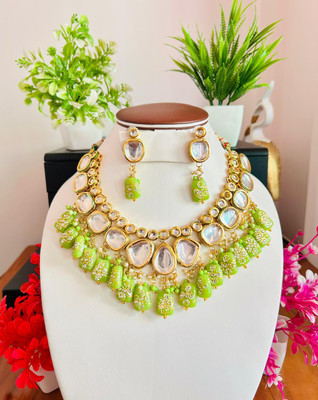 angels jewels Brass Gold-plated Green Jewellery Set(Pack of 1)