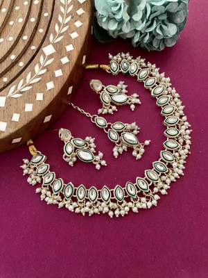 Vacker Alloy Gold-plated White, Green Jewellery Set(Pack of 1)
