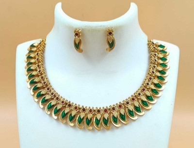 Joyful Alloy Gold-plated Green Jewellery Set(Pack of 1)