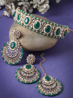 Sukkhi Alloy Gold-plated Green Jewellery Set(Pack of 1)