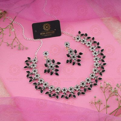 Sangria Brass Gold-plated Silver, Black Jewellery Set(Pack of 1)