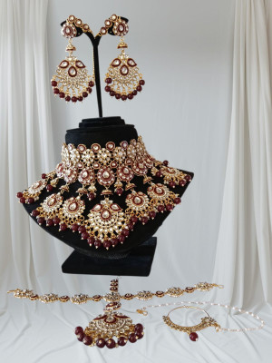 Kanku And Radha Alloy Maroon Jewellery Set(Pack of 1)