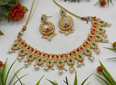 RAHUL TRADERS Alloy Gold-plated Red, Green Jewellery Set(Pack of 1)