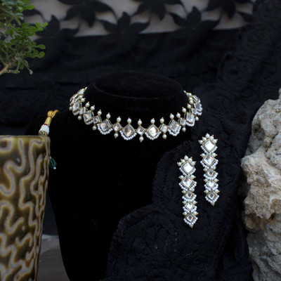 Beabhika Alloy Gold-plated White Jewellery Set(Pack of 3)