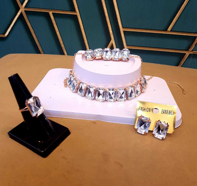 Gorgeous Gems Brass White Jewellery Set(Pack of 1)