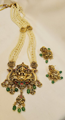 fashion jewellary Brass Gold-plated White Jewellery Set(Pack of 1)
