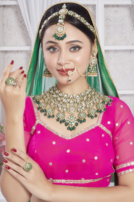 Kanku And Radha Alloy Green Jewellery Set(Pack of 1)