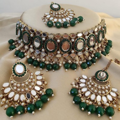 bwon Alloy Gold-plated Green Jewellery Set(Pack of 1)