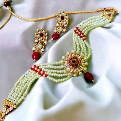 Ruhi Alloy Gold-plated Red, Green Jewellery Set(Pack of 1)