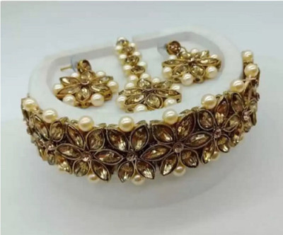 Ruhi Alloy Gold-plated Gold, White Jewellery Set(Pack of 1)