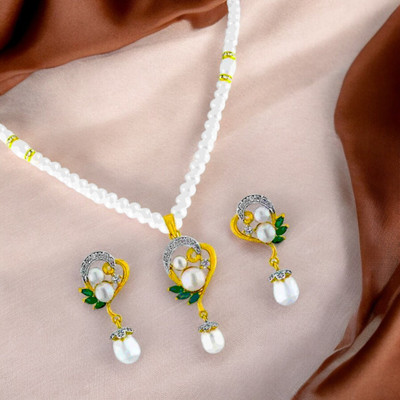 Sri Jagdamba Pearls Alloy Gold-plated White Jewellery Set(Pack of 1)