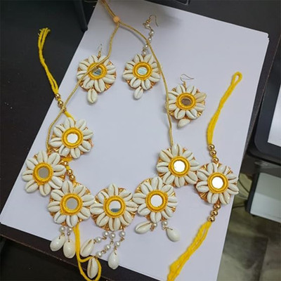 NAVMAV Shell Yellow, White Jewellery Set(Pack of 1)