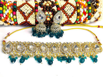 Zarmar fashion Stone, Crystal, Alloy Gold-plated Green, White Jewellery Set(Pack of 1)