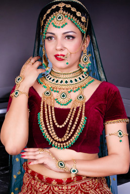 SHIV SHAKTI JEWELLERS Alloy Gold-plated Green Jewellery Set(Pack of 7)