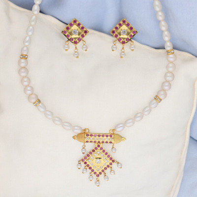Sri Jagdamba Pearls Mother of Pearl Gold-plated White Jewellery Set(Pack of 1)