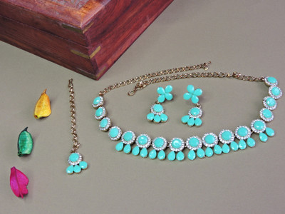 VATSALYA creation Alloy Gold-plated Green Jewellery Set(Pack of 1)