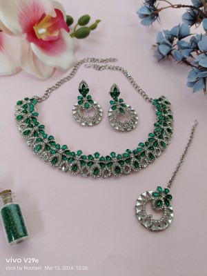 VATSALYA creation Alloy Gold-plated Green Jewellery Set(Pack of 1)