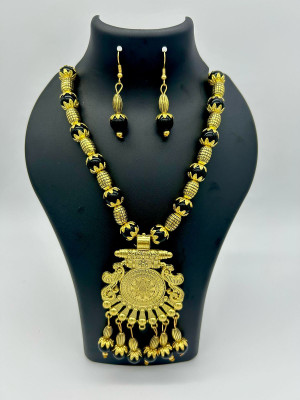 Jewels And More by smile Brass Gold-plated Black Jewellery Set(Pack of 3)