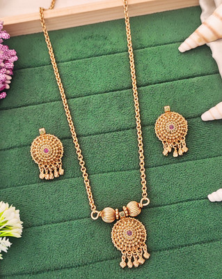 Oye Kudiye Alloy Gold-plated Red Jewellery Set(Pack of 1)