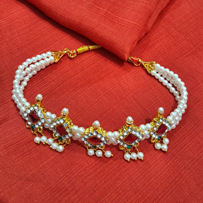 Hemshail Alloy Gold-plated White Jewellery Set(Pack of 1)