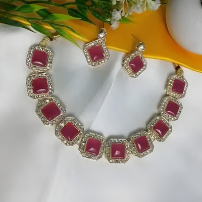 Manmohini Alloy Gold-plated Maroon Jewellery Set(Pack of 1)
