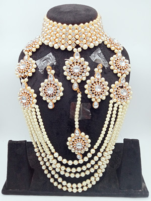 Ruhi Alloy Gold-plated White Jewellery Set(Pack of 1)