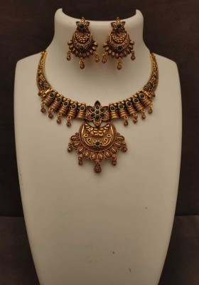 Kunj Brass Gold-plated Gold Jewellery Set(Pack of 1)