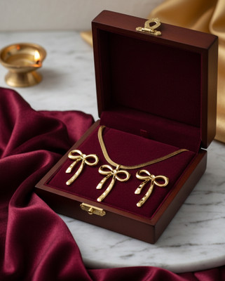 SARA COLLECTION Brass, Stainless Steel Gold-plated Gold Jewellery Set(Pack of 1)