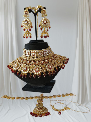 Kanku And Radha Alloy Maroon Jewellery Set(Pack of 1)