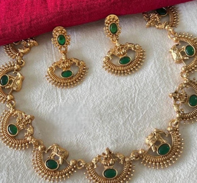 Yuzi Jewells Alloy Gold-plated Green Jewellery Set(Pack of 3)