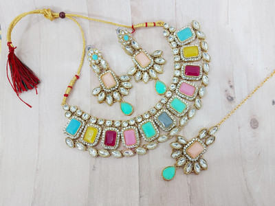 Chrishan Alloy Gold-plated Multicolor Jewellery Set(Pack of 1)
