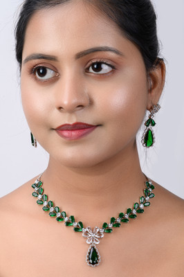 KD JEWELLERS Brass Green Jewellery Set(Pack of 1)