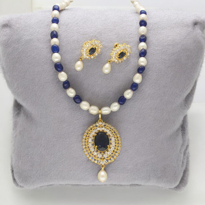 Sri Jagdamba Pearls Alloy Gold-plated White Jewellery Set(Pack of 1)