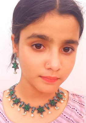 Aroras Bridal & Fashion Jewellery Brass Silver Green Jewellery Set(Pack of 1)