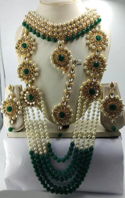 Ruhi Alloy Gold-plated Green Jewellery Set(Pack of 1)