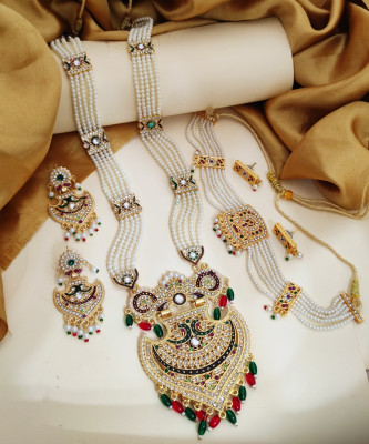 Heeva Alloy Gold-plated Gold Jewellery Set(Pack of 1)