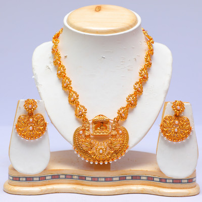 Swarajshop Alloy Gold-plated White Jewellery Set(Pack of 1)