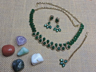 VATSALYA creation Alloy Gold-plated Green Jewellery Set(Pack of 1)