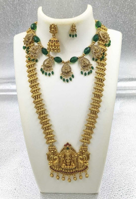Joyful Alloy Gold-plated Green Jewellery Set(Pack of 1)