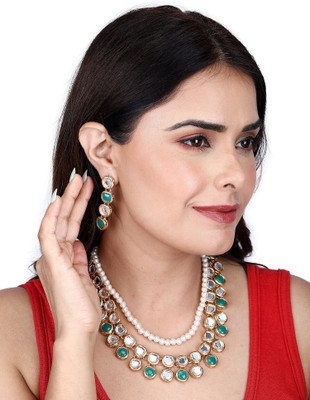 Divisha Alloy Gold-plated Green, White Jewellery Set(Pack of 1)